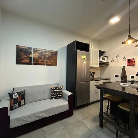 Cozy Bugibba Ground Floor Retreat, Prime Location Near The Sea & Square דירה