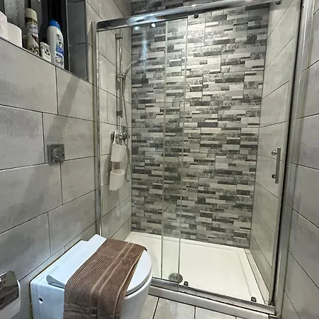 Cozy Bugibba Ground Floor Retreat, Prime Location Near The Sea & Square *