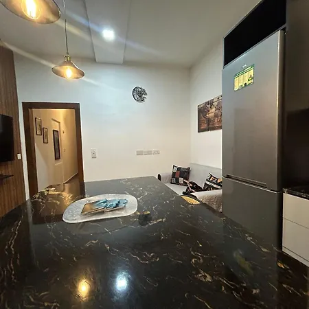 Cozy Bugibba Ground Floor Retreat, Prime Location Near The Sea & Square アパート セント・ポールズ・ベイ